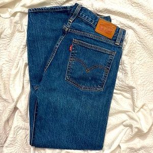 High waisted Levi’s, like new.